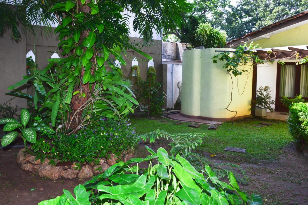 אנוראדפורה Villa Tulip Garden מראה חיצוני תמונה